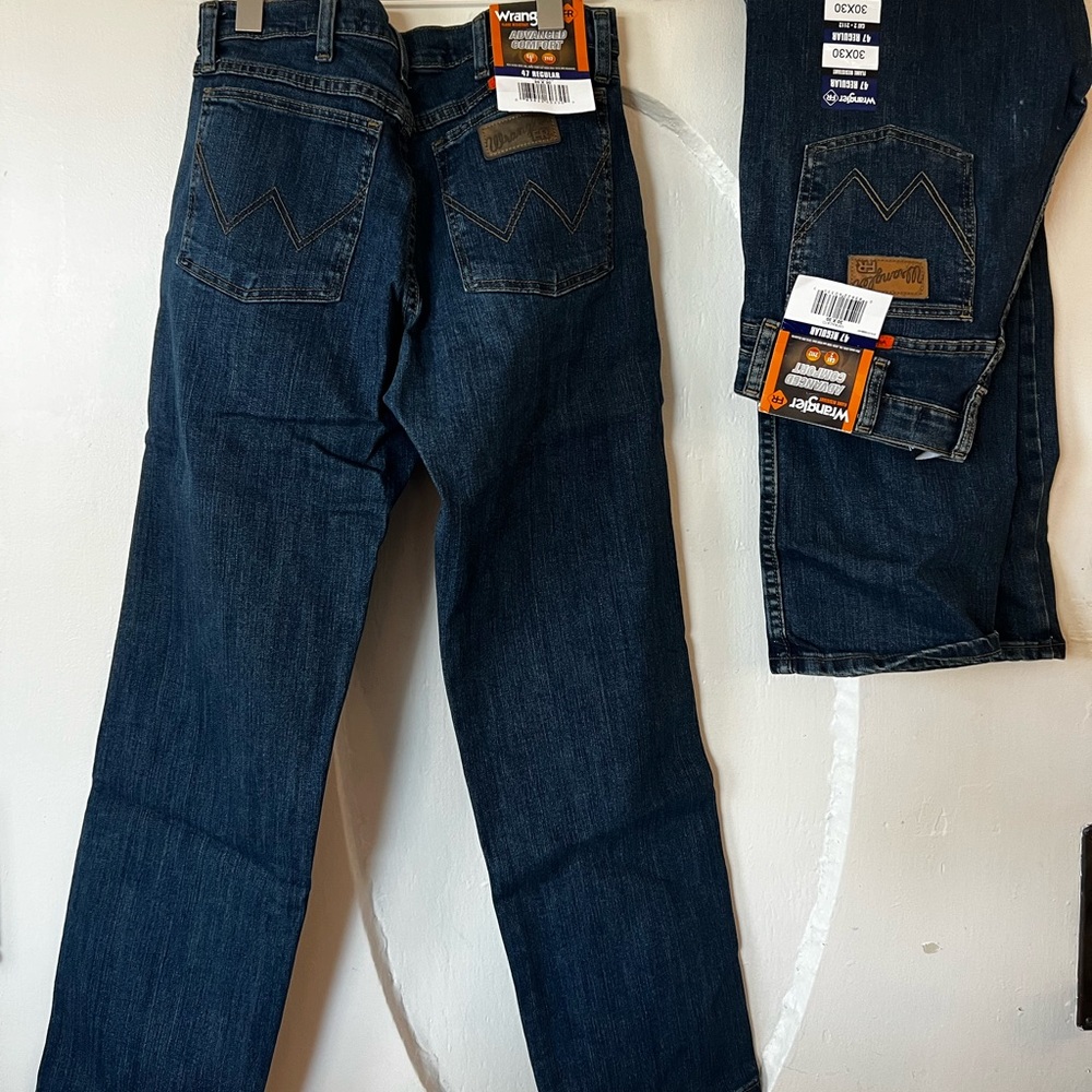 NWT Men’s Wrangler 30x30 FR Flame Resistant Advanced Comfort Jeans (4 available)